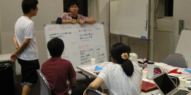 CUBE学生がローンボウルズのボランティアに参加しました